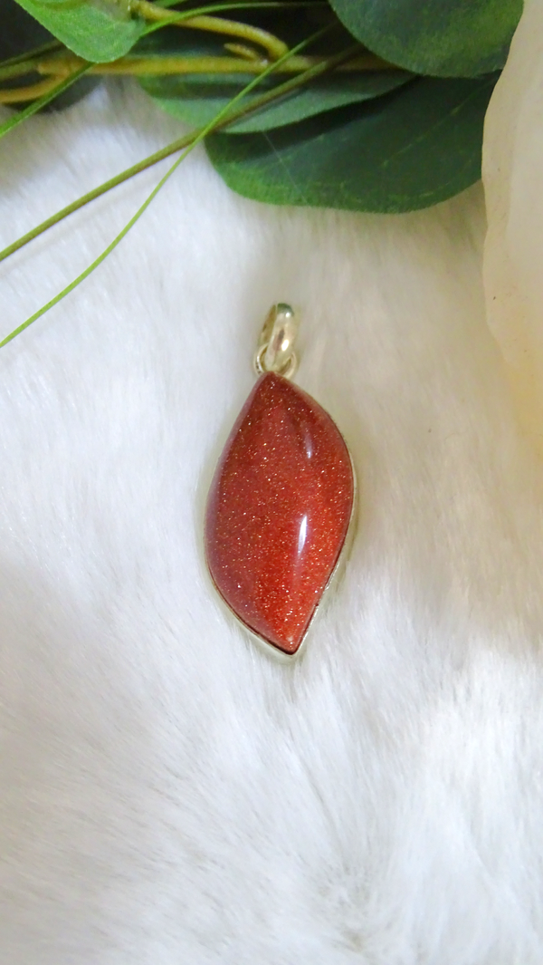 Goudsteen zilveren hanger