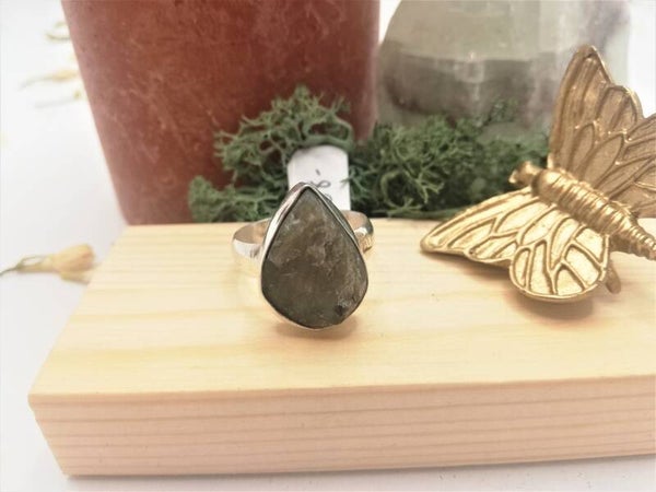 Ruwe labradoriet ring