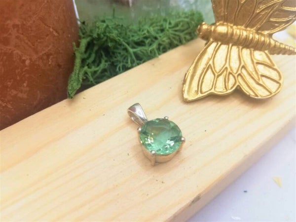 Groen fluoriet hangertje