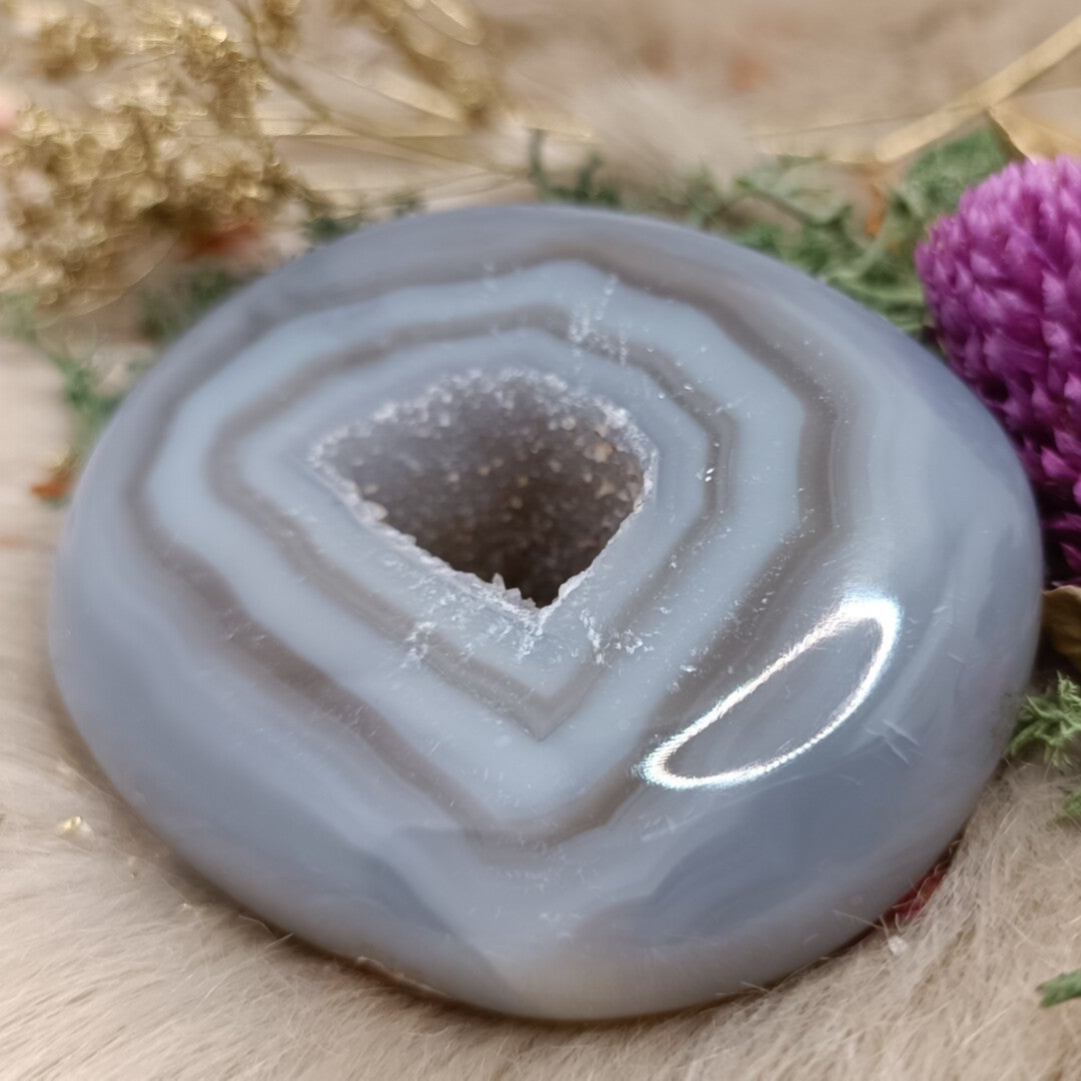 Grijze agaat (gekristalliseerde) geode palmsteen XL