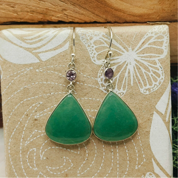 Groene aventurijn oorhangers met amethist