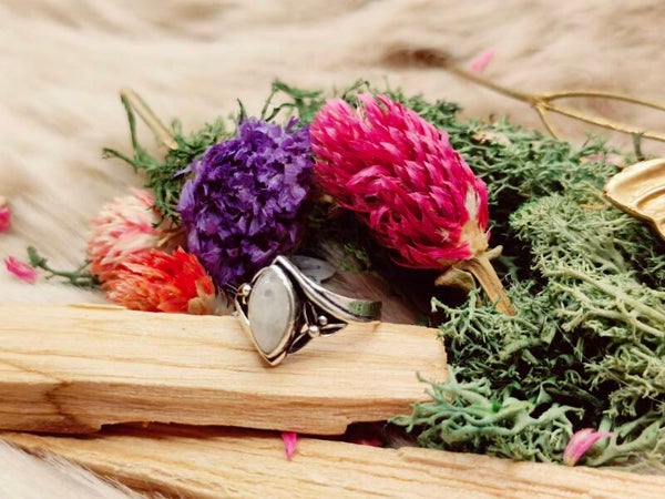 Regenboogmaansteen fijn ringetje