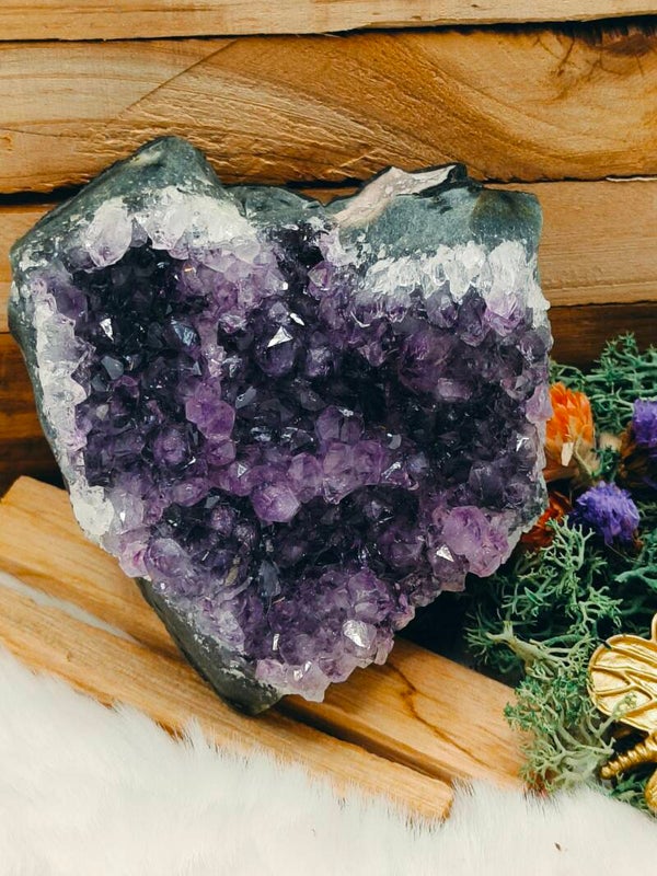 Amethist cluster in hartenvorm