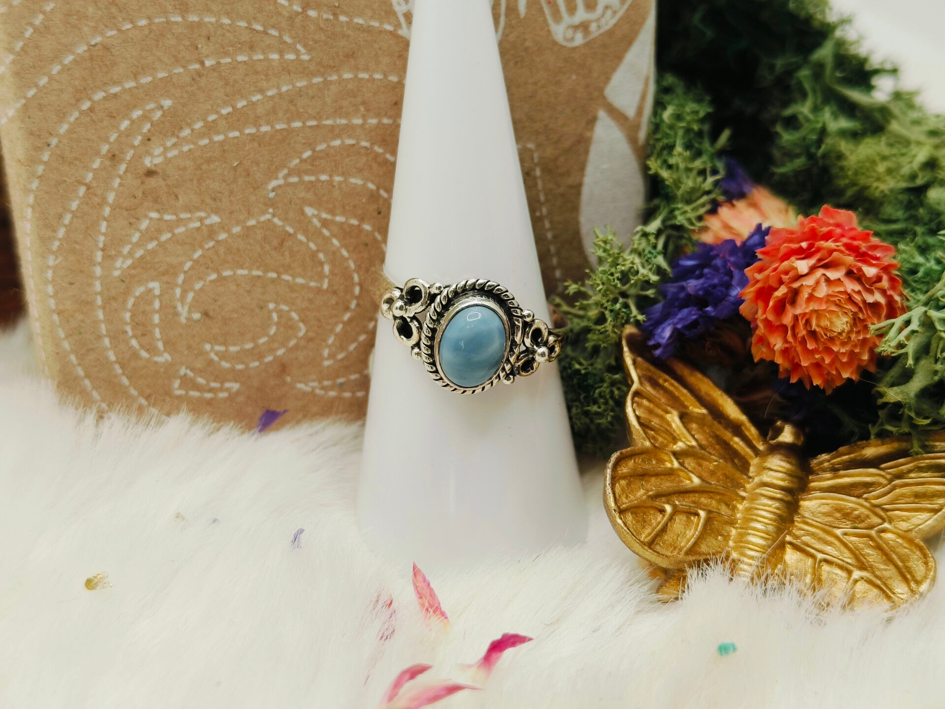 Blauwe owyhee opaal fijn ringetje