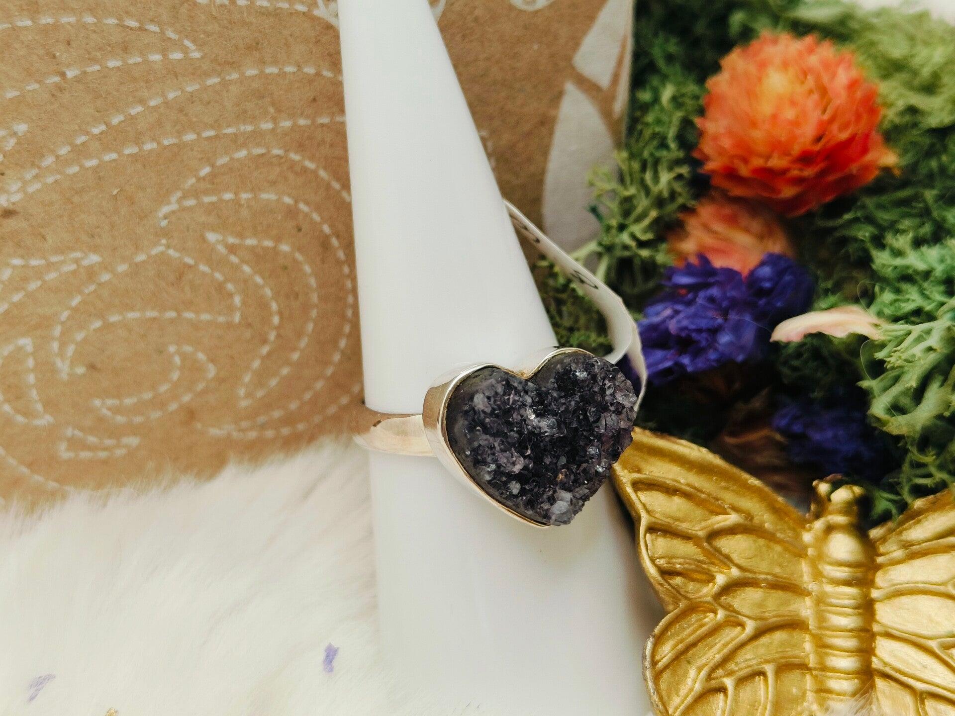 Zwarte amethist ruwe ring in clustervorm