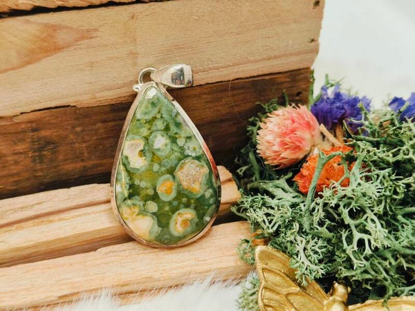 Rainforest jaspis hanger groot (rhyoliet)