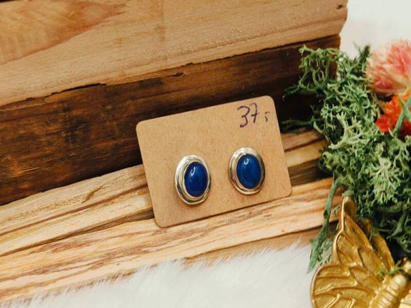 Lapis lazuli oorstekers