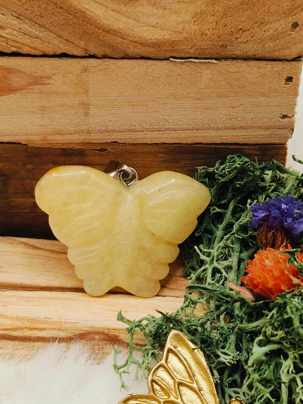 Gele calciet hanger vlinder