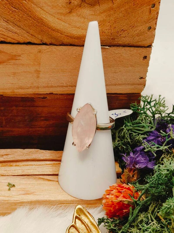 Rozenkwarts ring gefacetteerd