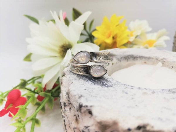 Regenboogmaansteen ring