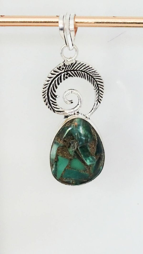 Onyx hanger