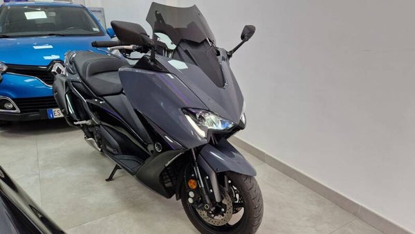 MOTO YAMAHA T-MAX 2021