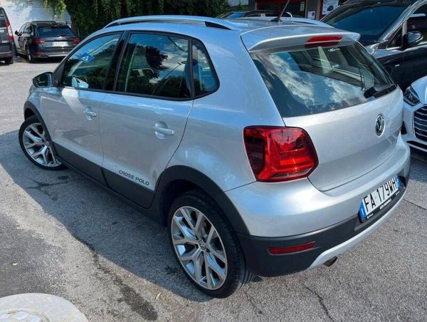 VOLKSWAGEN POLO CROSS 2015