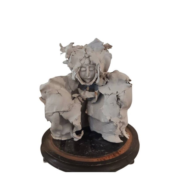 Clay sculpture by Nicole Manheim