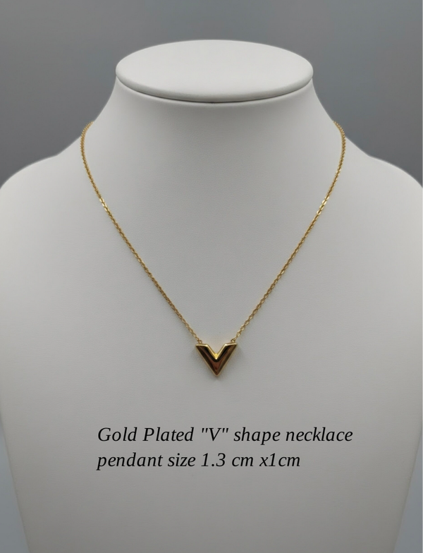 Metal Pendant Necklace
