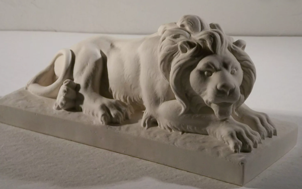 Lion couché
