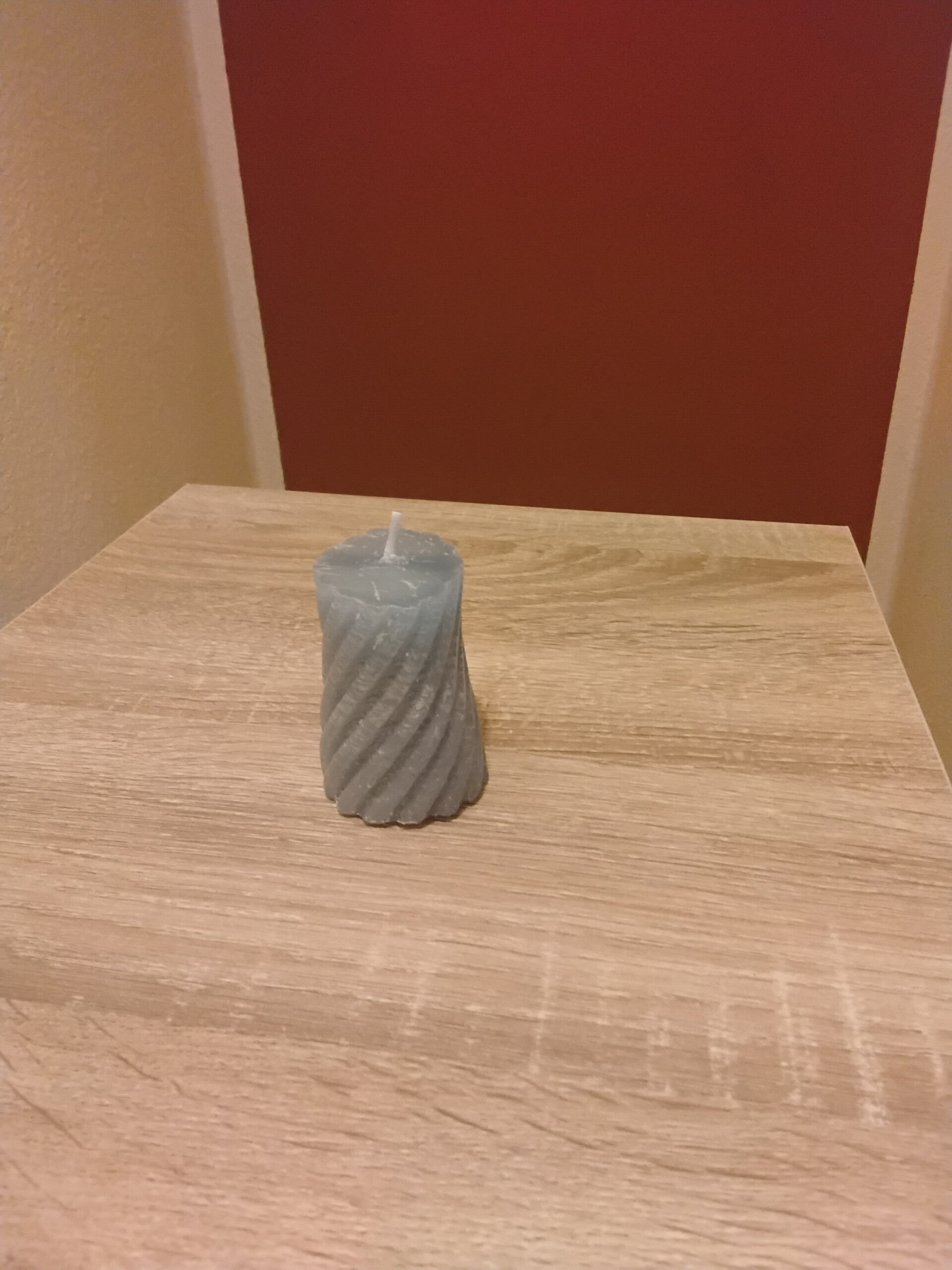 Gerifelte unrunde kerzen