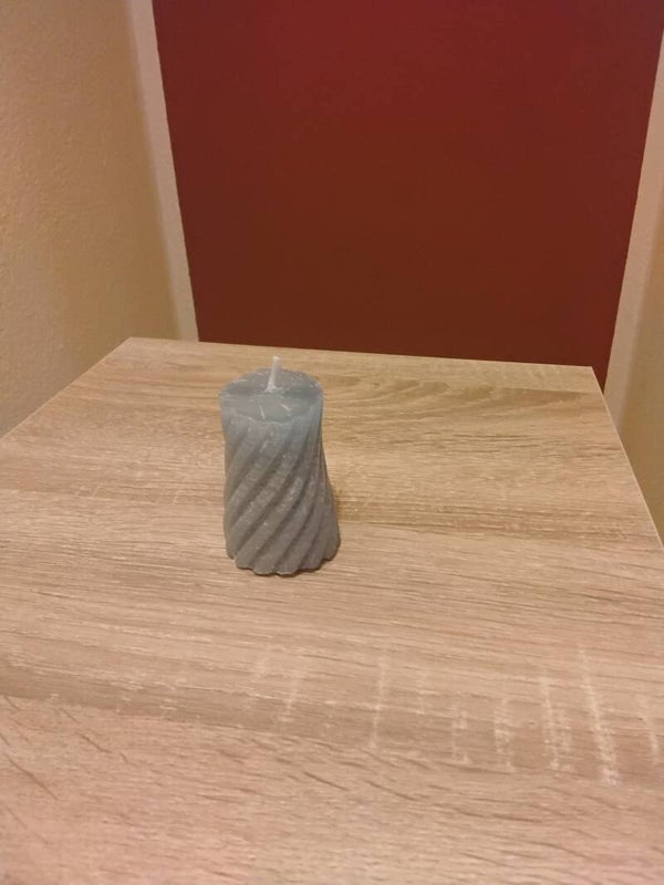 Gerifelte unrunde kerzen