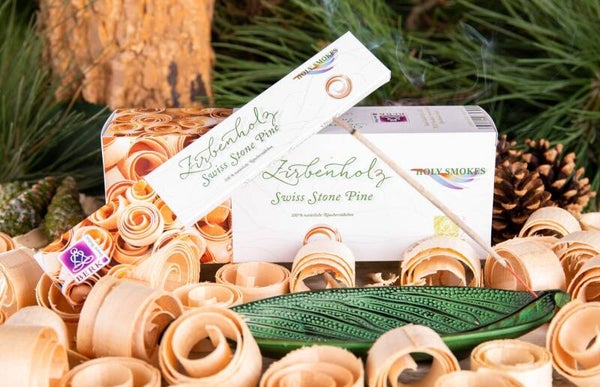 Räucherstäbchen aus Zirbenholz – Natürlicher Alpenduft