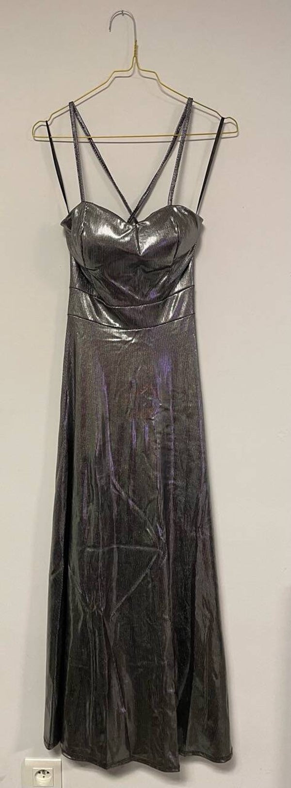 Silbernes Abendkleid