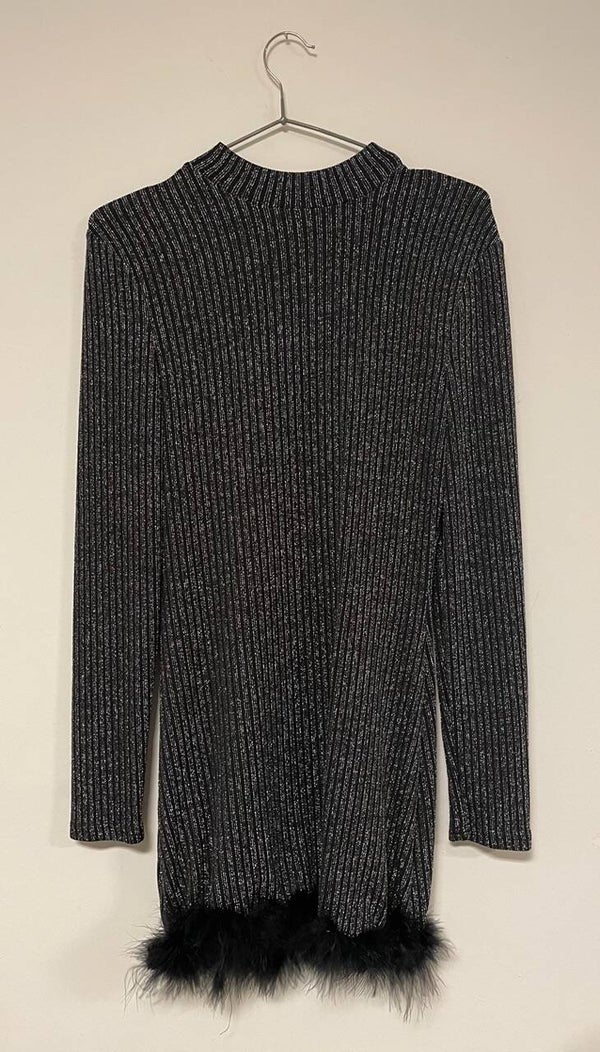 Pulloverkleid mit Fellimitat