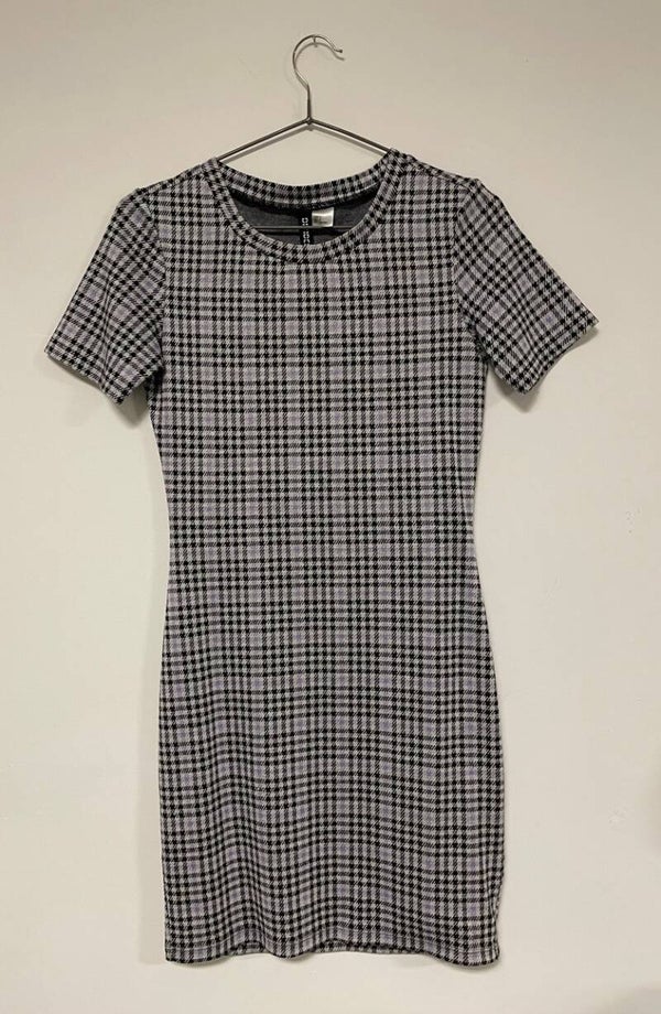 Kariertes Lila Kleid