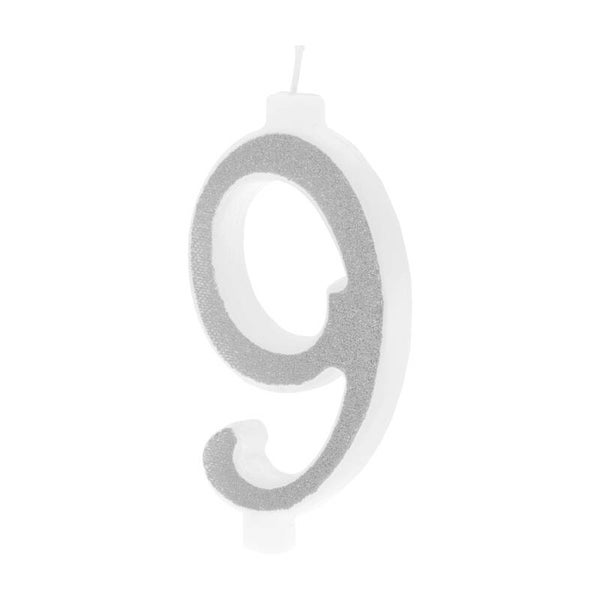 Suuri hopeinen kynttilä glitterillä, numero 9