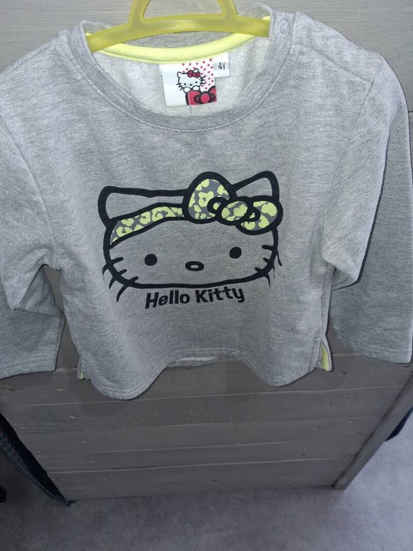 PCF0008 Sweat gris fille Hello Kitty 4 ans