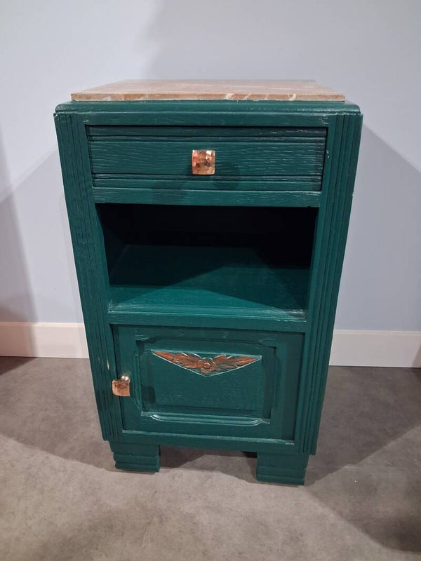 Chevet vert et marbre