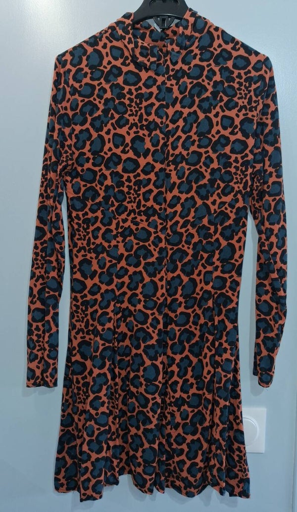 Robe courte manches longues L