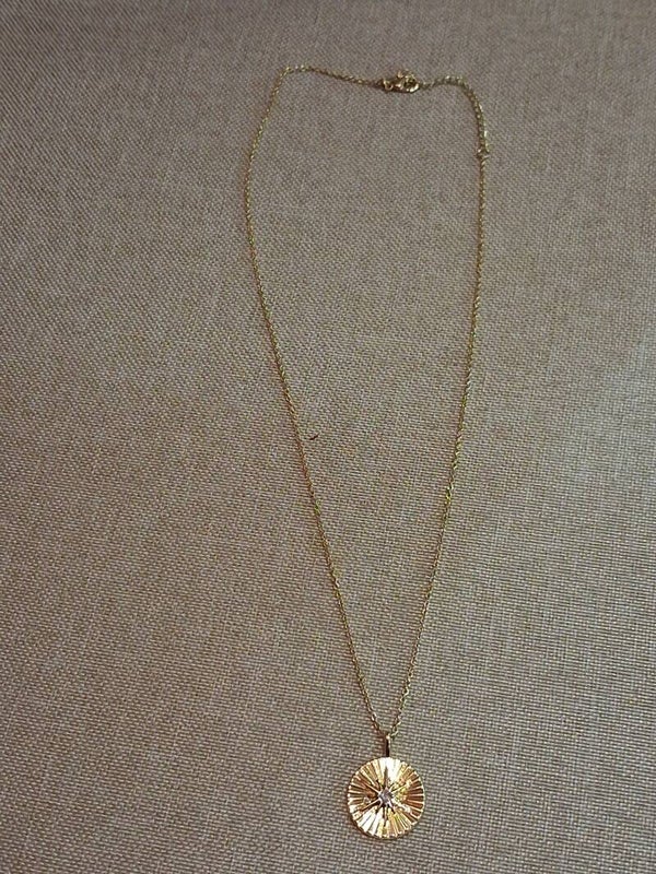 BL29 Collier doré médaille