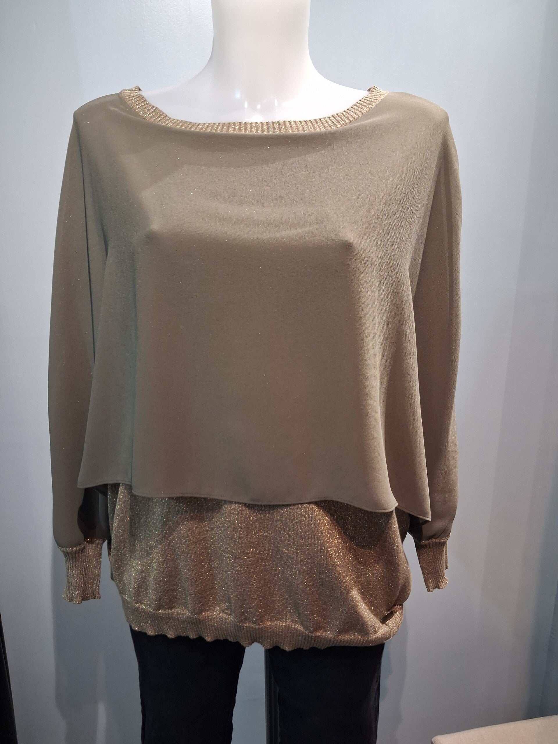 PC12 Pull doré Cop.Copine T.U