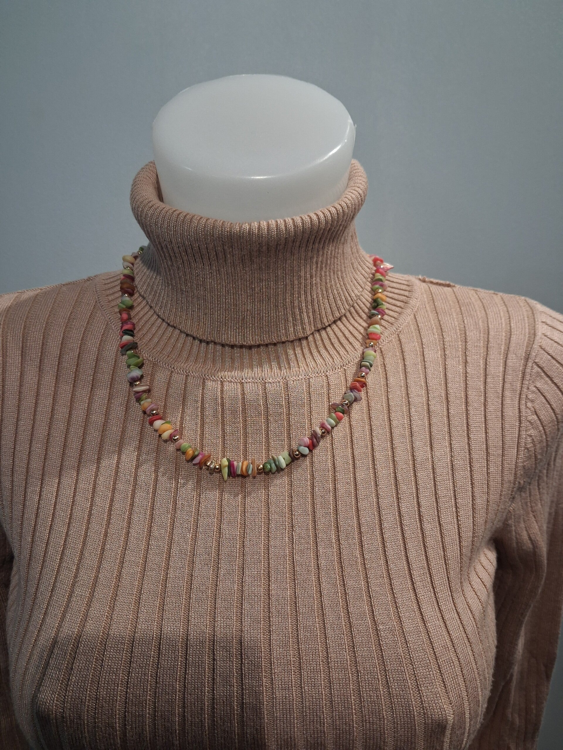 CVPE28 Collier pierre synthétique