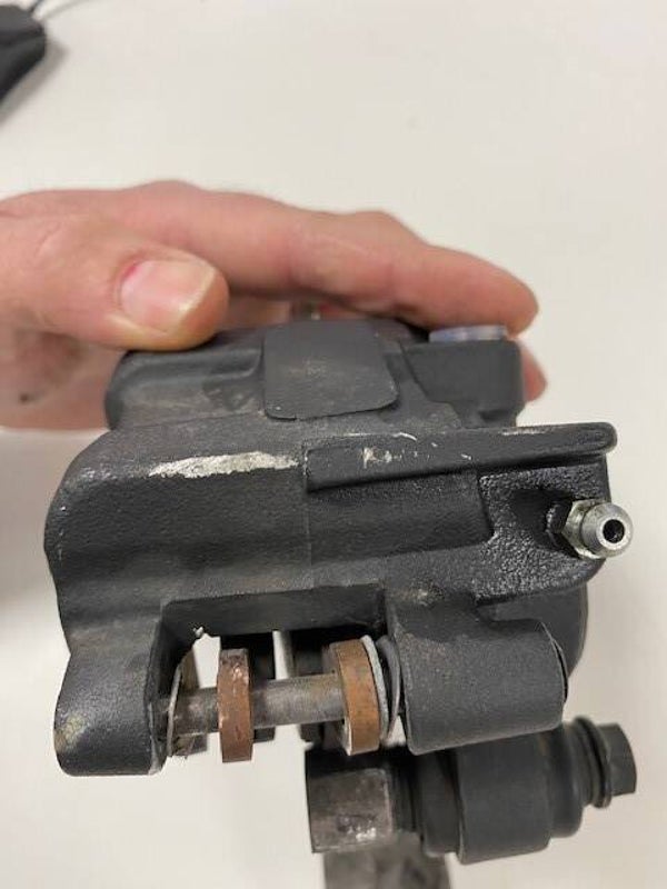 Suzuki DL800 de 2024 remklauw.
