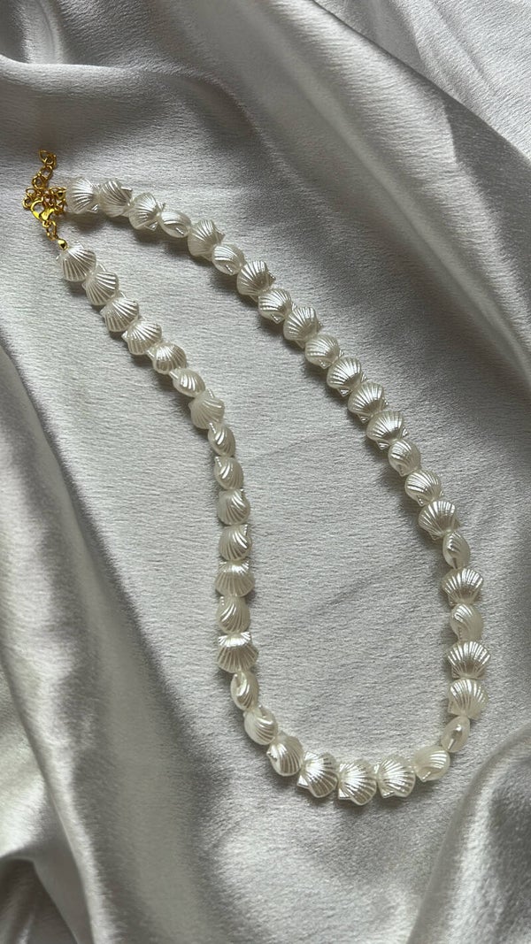 Island Shell Necklace