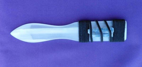 The Light Blade of the Communicator