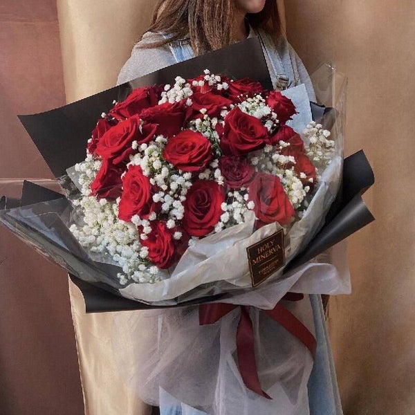 Ecuadorian red roses