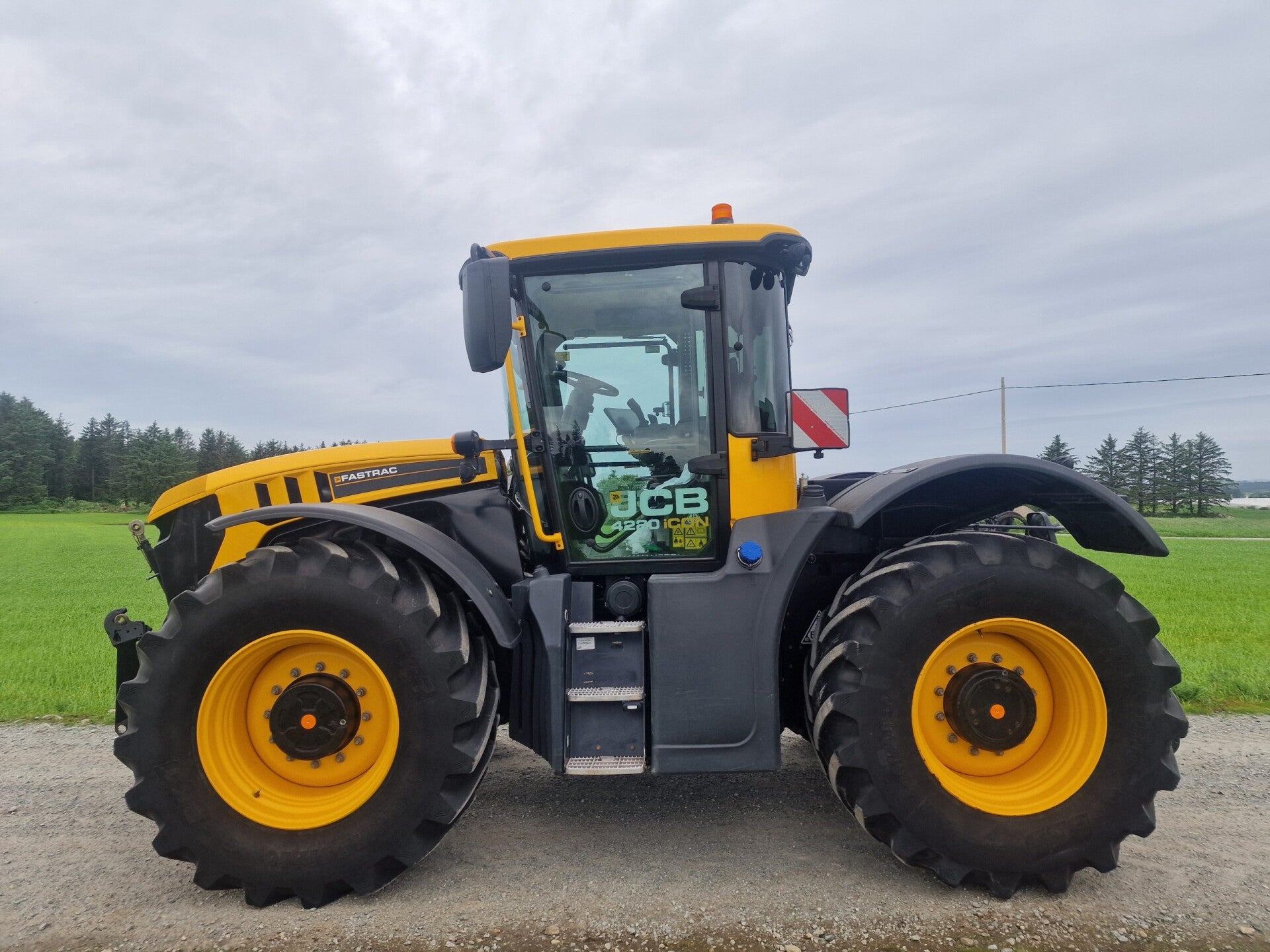 JCB Fastrac 4220 iCON – 235 ch – 2023