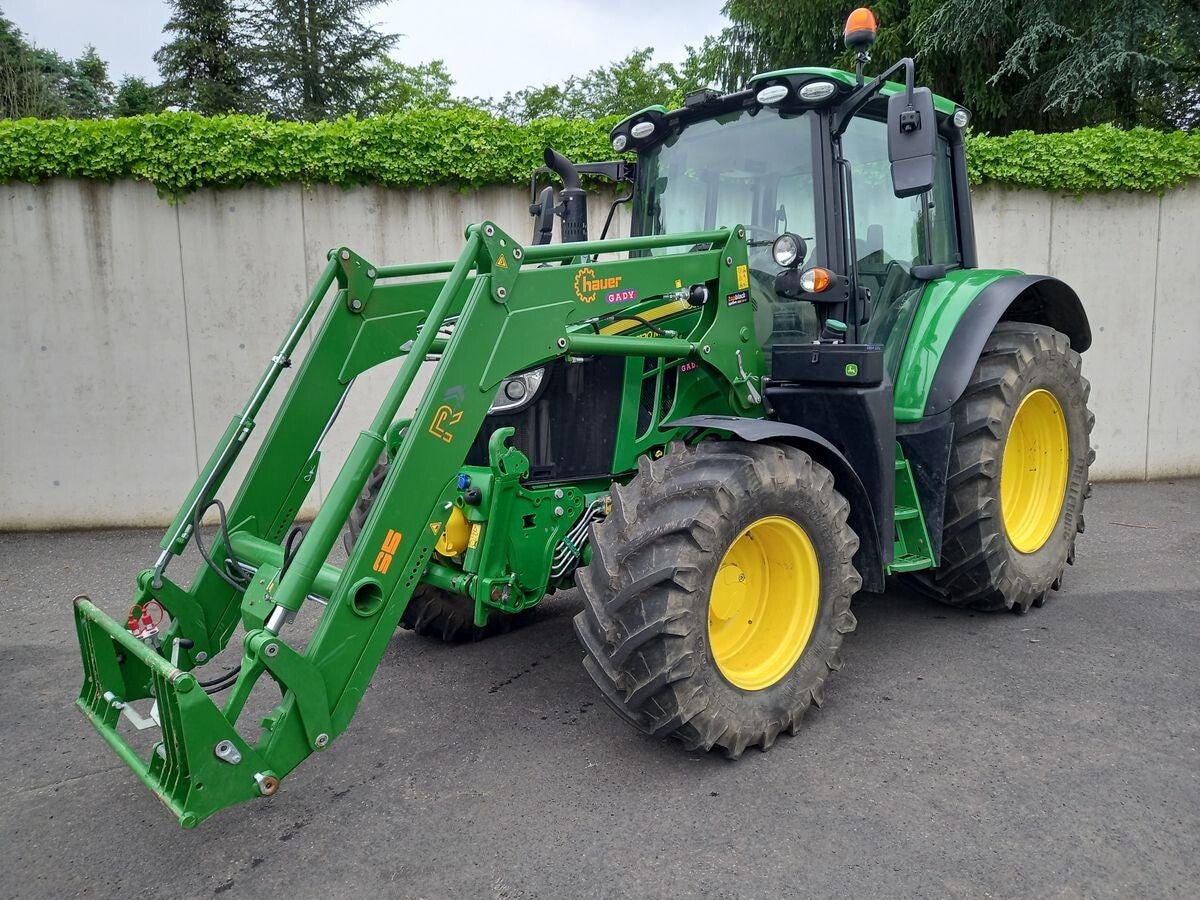 John Deere 6120M