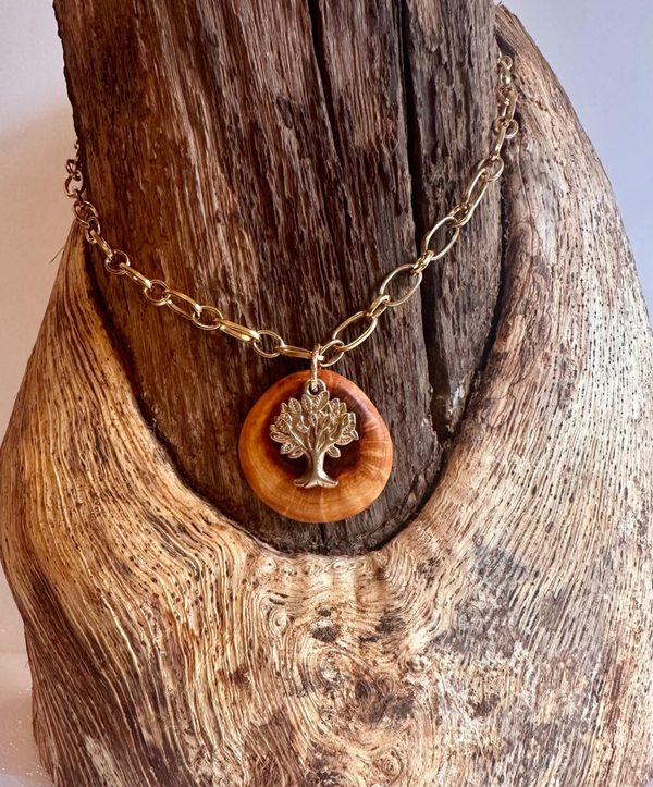 Baumperlenkette aus "---"