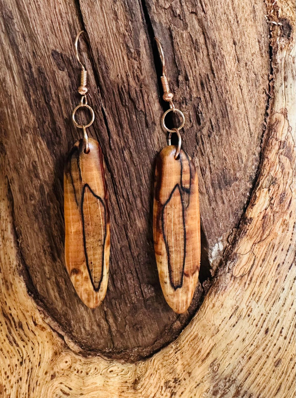 Ohrringe aus gestocktem Holz