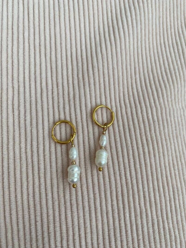 Little and big pearl earrings