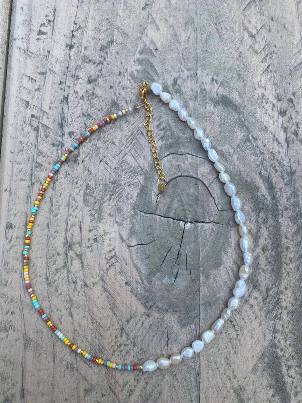 Half pearl spring necklace