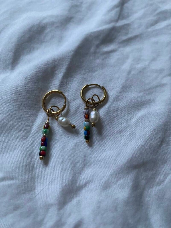 Multicolor pearl earrings