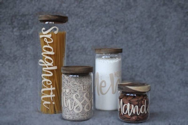 Individuell beschriftete Vorratsgläser mit Holzdeckel – Stilvolle Ordnung für deine Küche