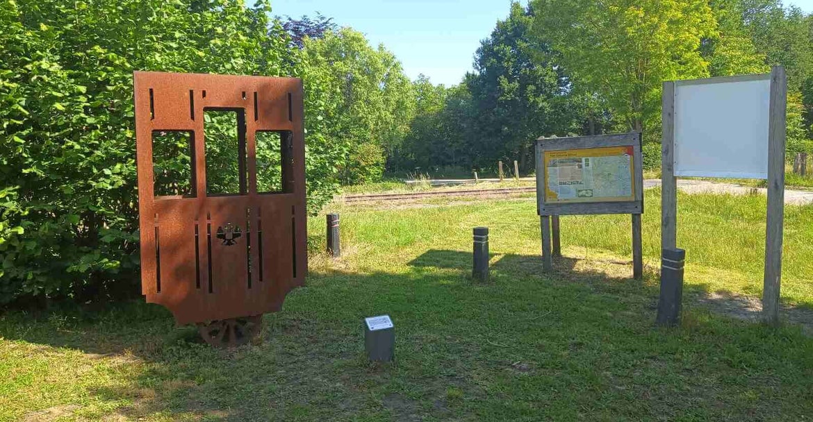 Duits Lintje in Olland. Wandelroute langs het Duits Lijntje en de Dommel.