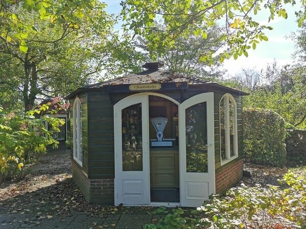 Een rondwandeling in het Duyls Bos is een unieke ervaring. Het Natuur- en cultuurhistorisch museum is kleinschalig maar heel sfeervol.  