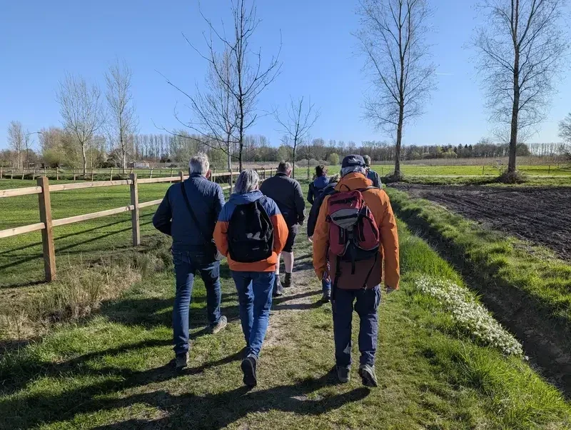 Gezellige groepswandeling op een mooie en verrassende onverharde route.