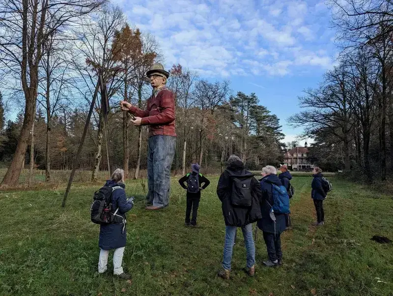 Mooie en verrassende onverharde wandelroute door de bossen en langs sfeervolle vennen.