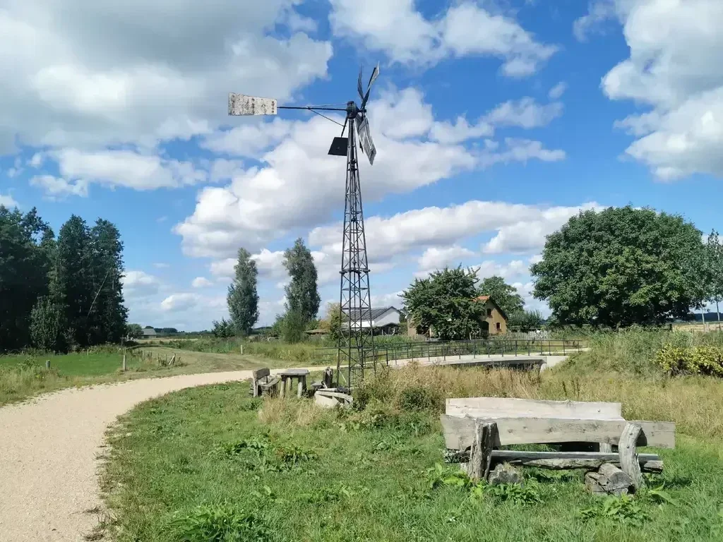 Natuurgebied Het Pompveld ten noorden van Babyloniënbroek en ten zuiden van Andel. Het natuurgebied wordt omringd met vele soorten vogels.